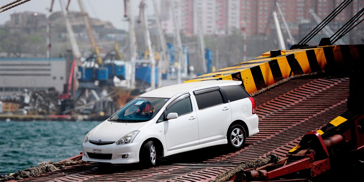 Конец эпохи: почему праворульные и гибридные автомобили оказались под запретом в России Конец эпохи: почему праворульные и гибридные автомобили оказались под запретом в России