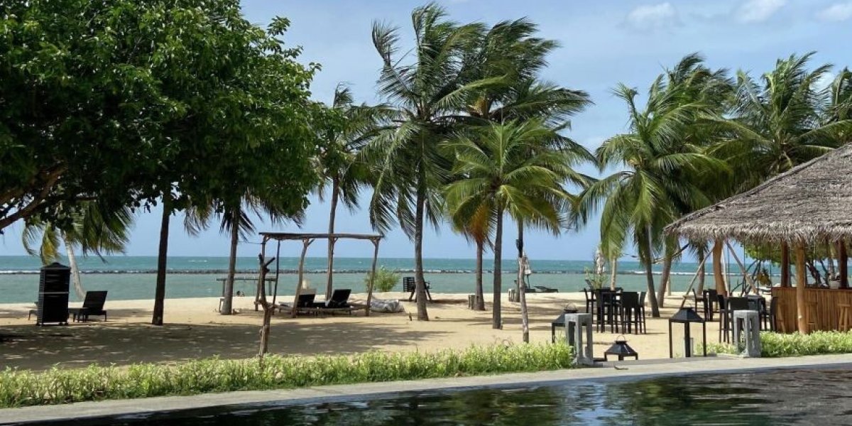 Российские туристы в ловушке: как шторм на Шри-Ланке парализовал отдых Российские туристы в ловушке: как шторм на Шри-Ланке парализовал отдых