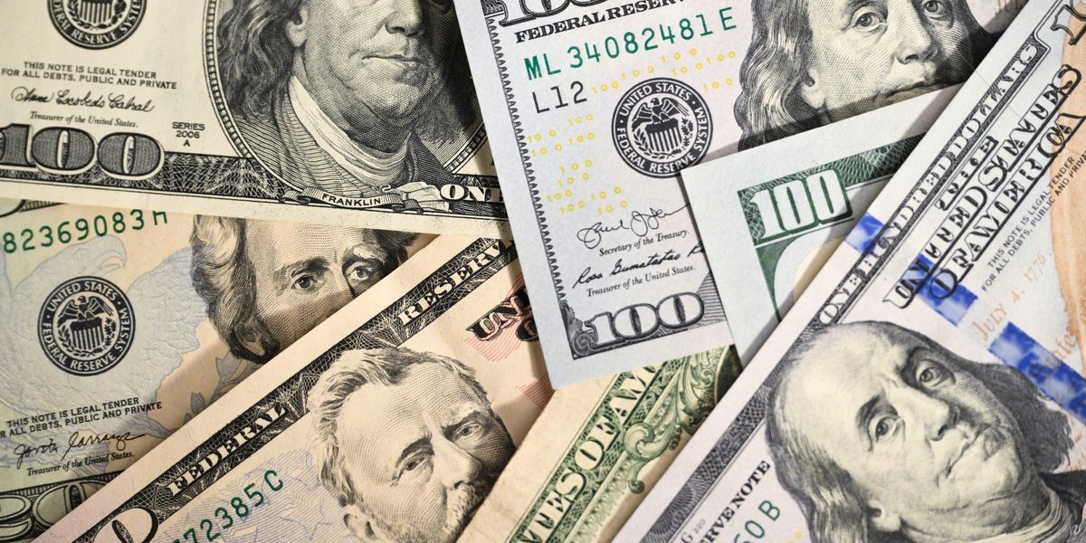 Куда прыгнет рубль: от 70 до 100+ за доллар — какие прогнозы дают эксперты на 2026 год Куда прыгнет рубль: от 70 до 100+ за доллар — какие прогнозы дают эксперты на 2026 год